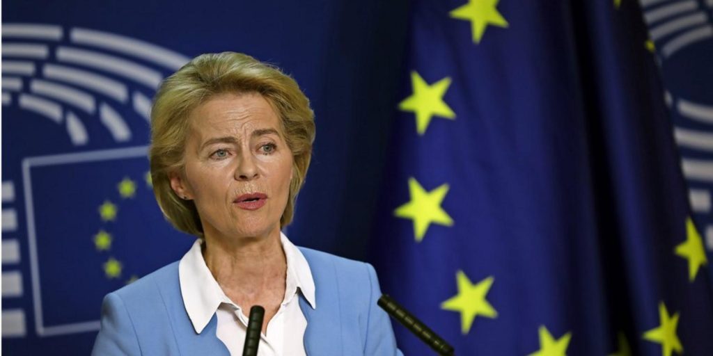  Ursula  von  der  Leyen  la primera mujer que preside europa