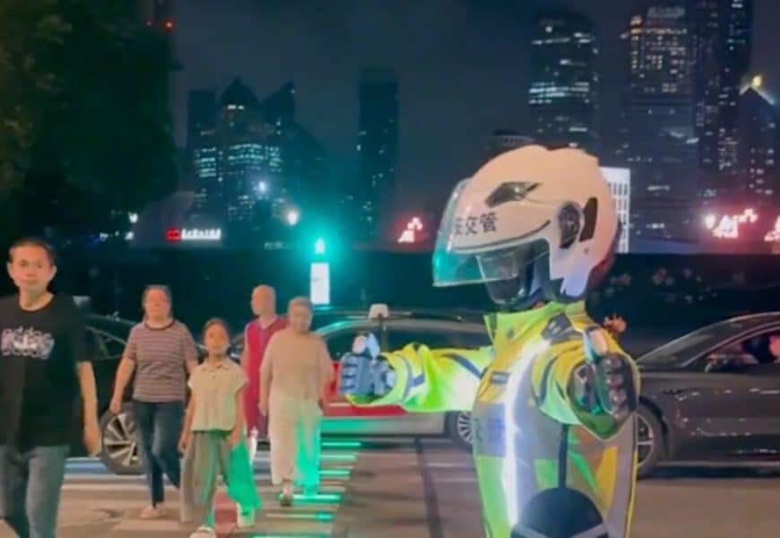 robot policía en China