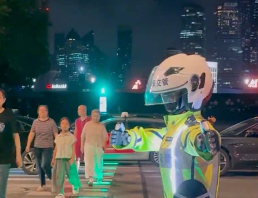 robot policía en China